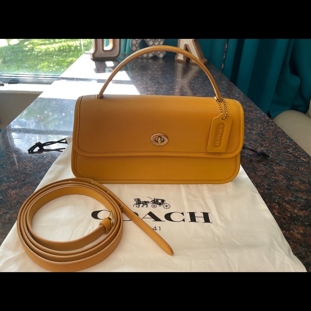 Coach Archival Turnlock Clutch 129